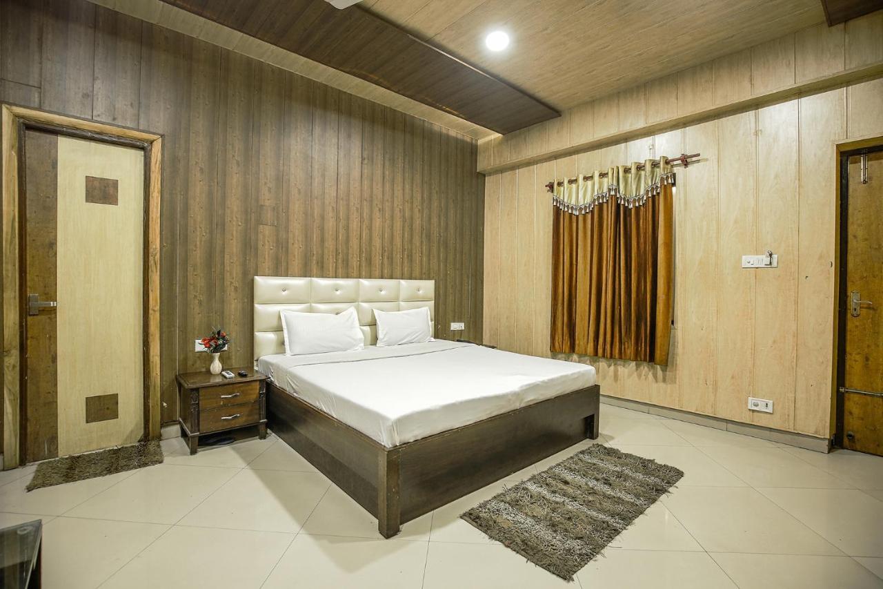 Hotel Hk Continental Амрітсар Екстер'єр фото