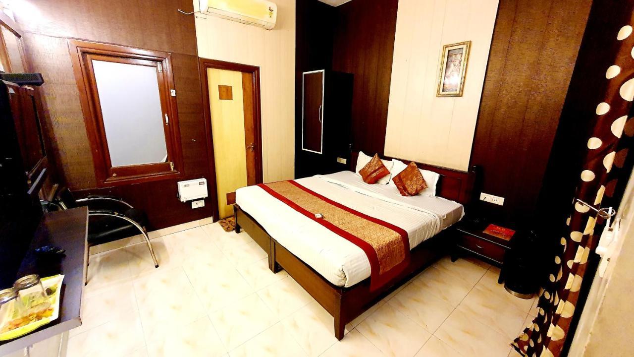 Hotel Hk Continental Амрітсар Екстер'єр фото