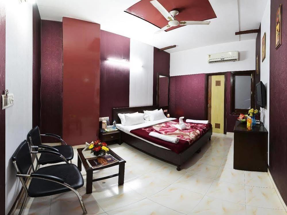 Hotel Hk Continental Амрітсар Екстер'єр фото
